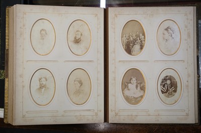 Lot 25 - Cartes de Visite. A group of over 200 cartes de visite and some cabinet cards, c. 1860s